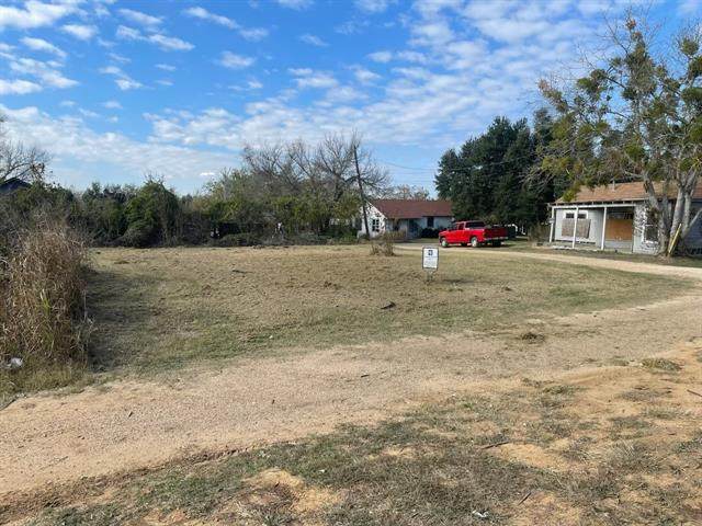 920 Cameron (Highway 79) Ave - Photo 1