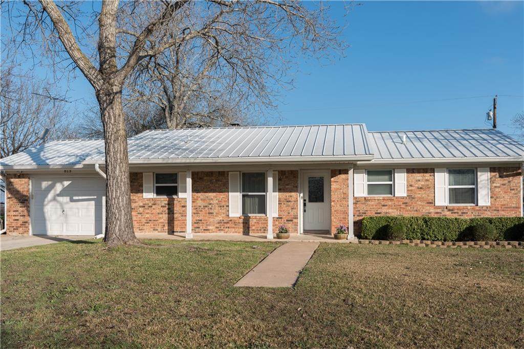 813 Clearview Dr - Photo 1