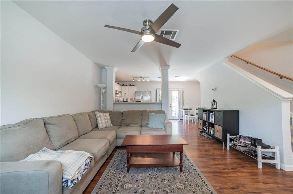 2132 Coats Cir - Photo 1