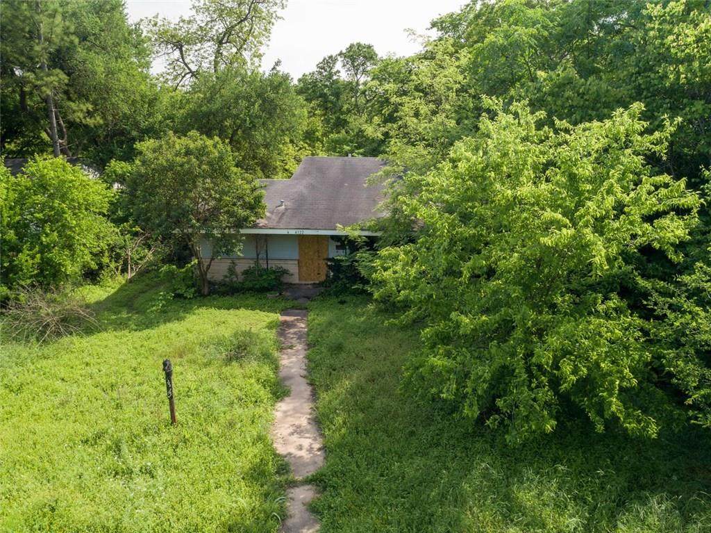 4322 Airport Blvd - Photo 1