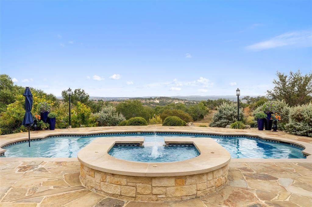 https://bt-photos.global.ssl.fastly.net/austin/orig_boomver_1_1428684-2.jpg