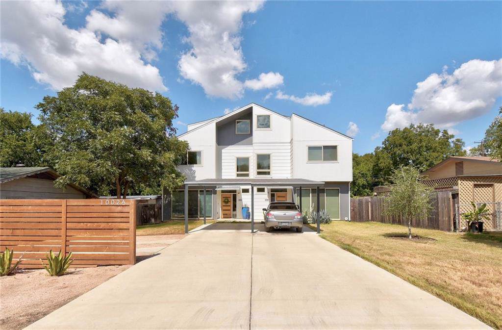 1002 Center St - Photo 1