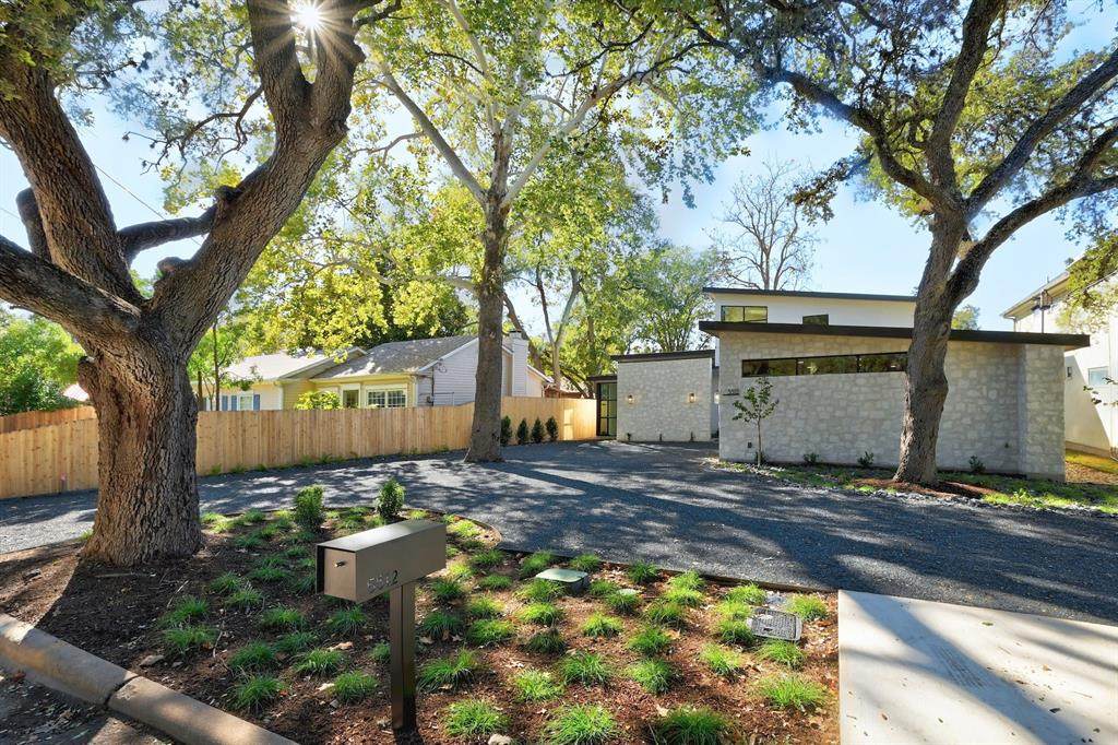 5512 Shoalwood Ave - Photo 1