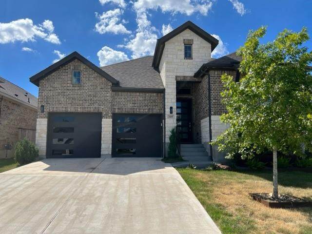 320 Eagle Ford Dr - Photo 1