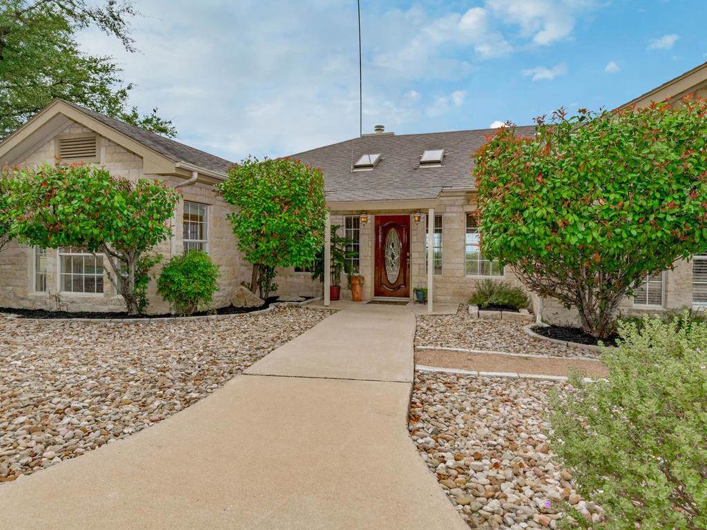 100 Hillview Cir - Photo 1