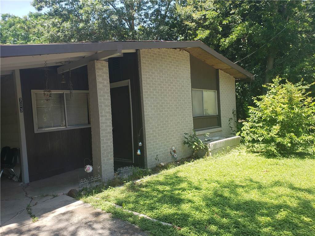 703 Rosewood St - Photo 1