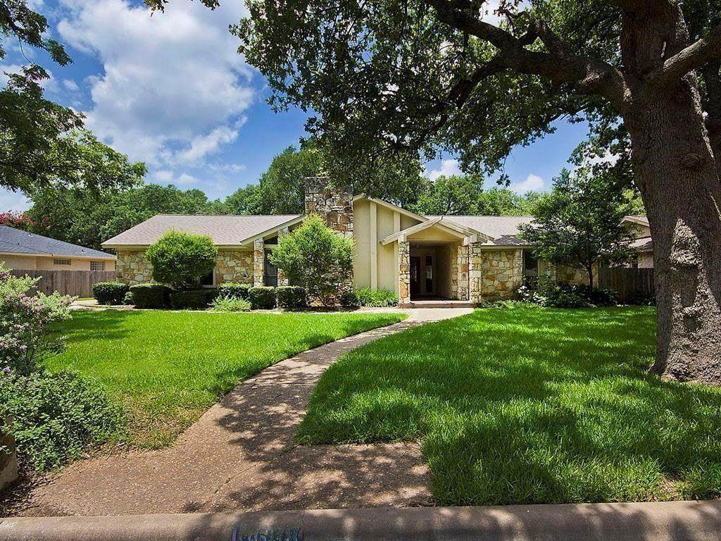 10608 Fountainbleu Cir - Photo 1