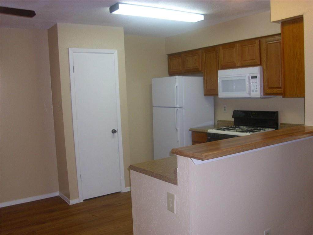 9804 Roxanna Dr - Photo 1