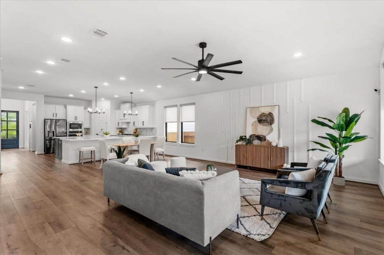 8908 Looksee Ln - Photo 1