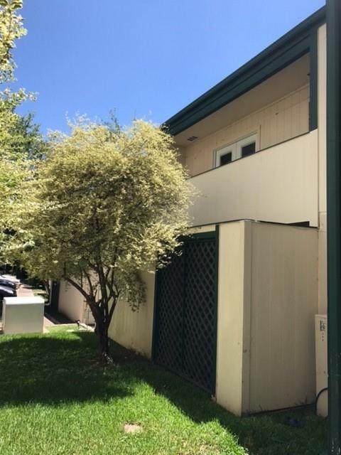 6718 Silvermine Dr - Photo 1