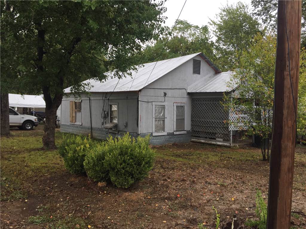 228 Cherry Dr - Photo 1