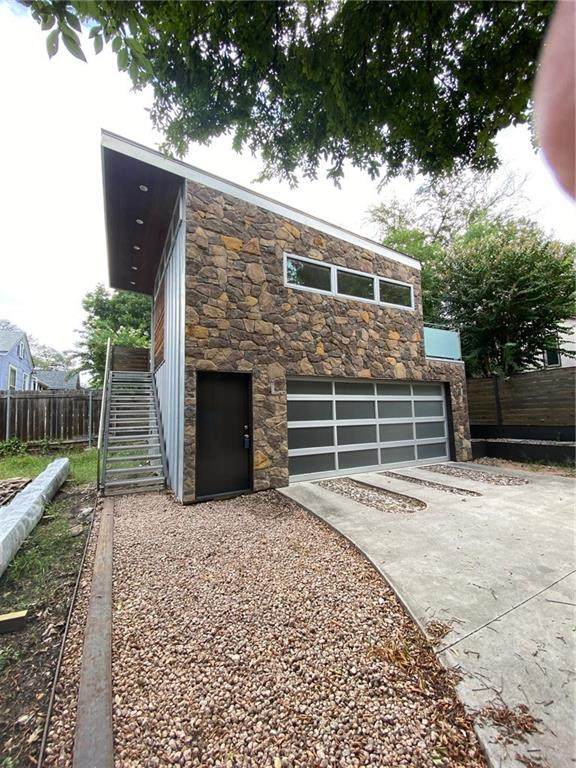 1605 Newfield Ln - Photo 1
