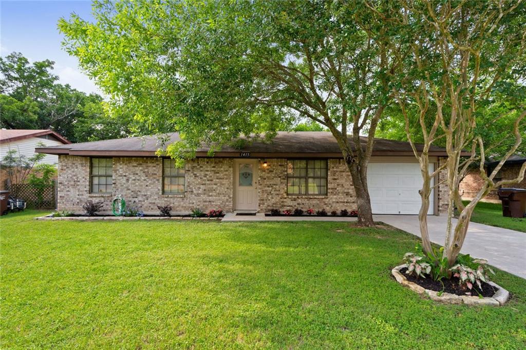 1415 Lakeview Dr - Photo 1