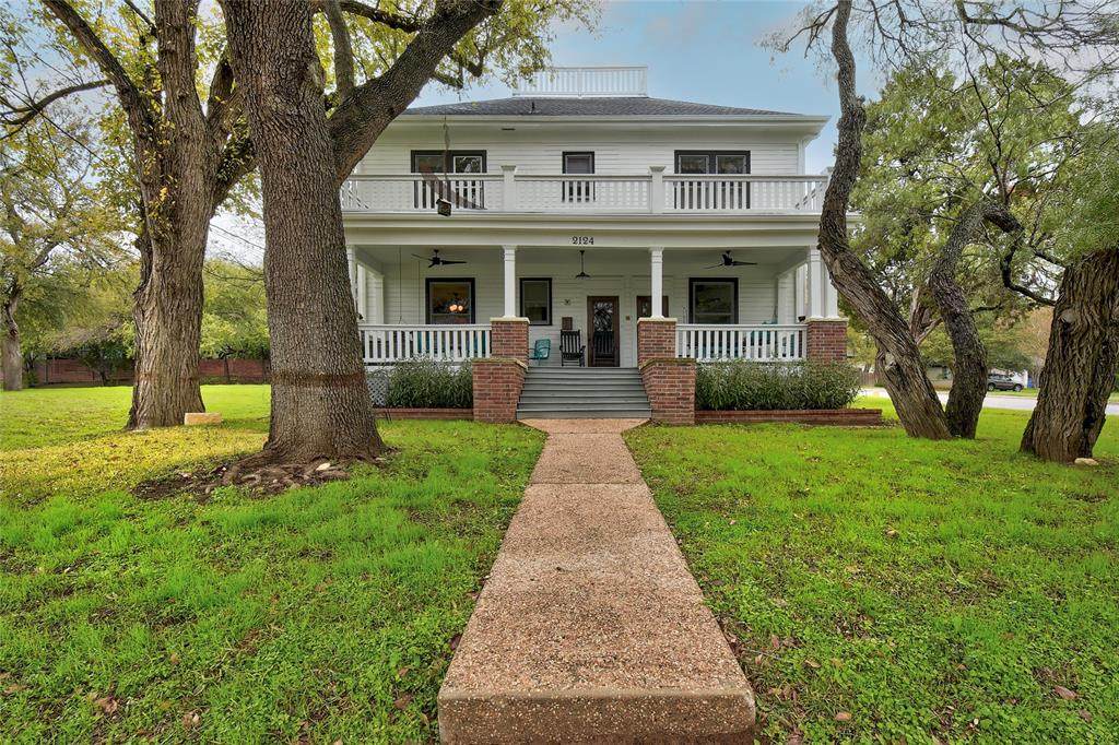 2124 Bluebonnet Ln - Photo 1