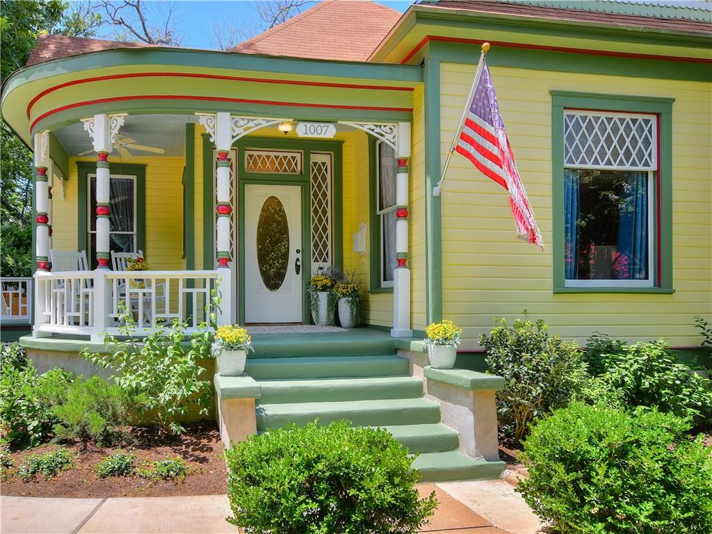1007 Willow St - Photo 1