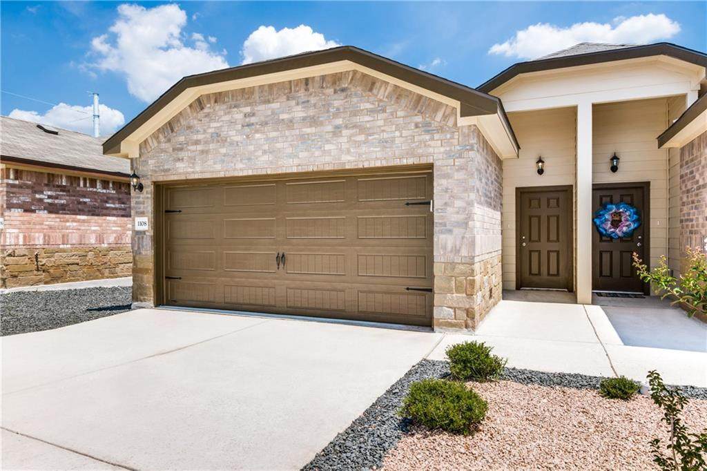 1112 Renee Way - Photo 1