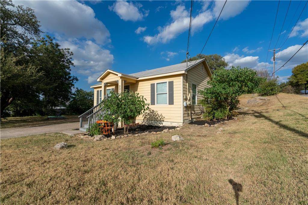 301 Lewis St - Photo 1