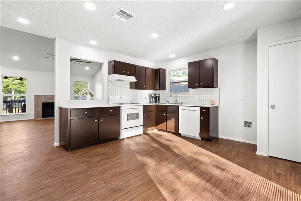 613 Live Oak Dr - Photo 1