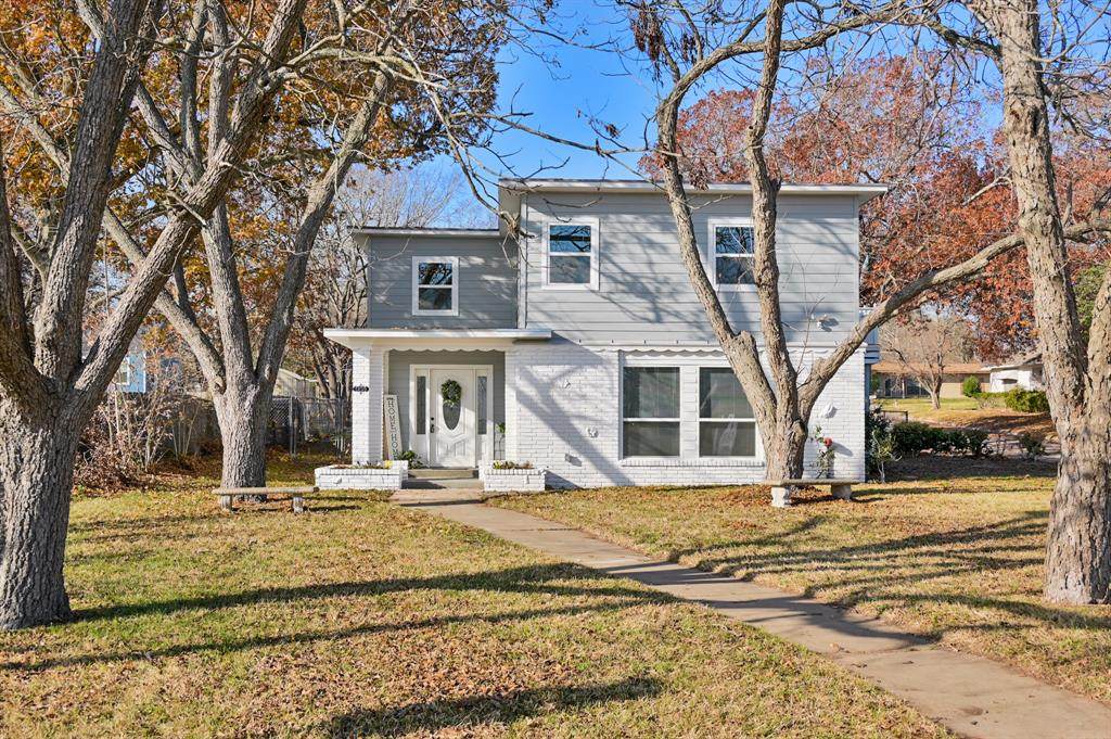 1209 Park St - Photo 1