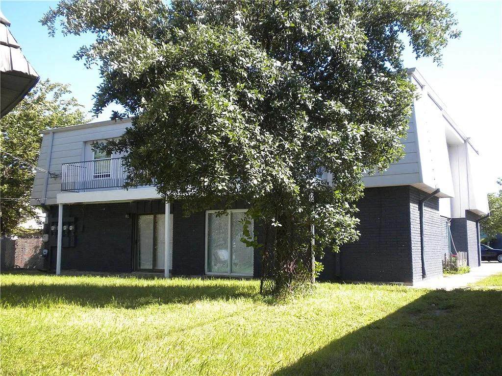 302 Carmen Ct - Photo 1