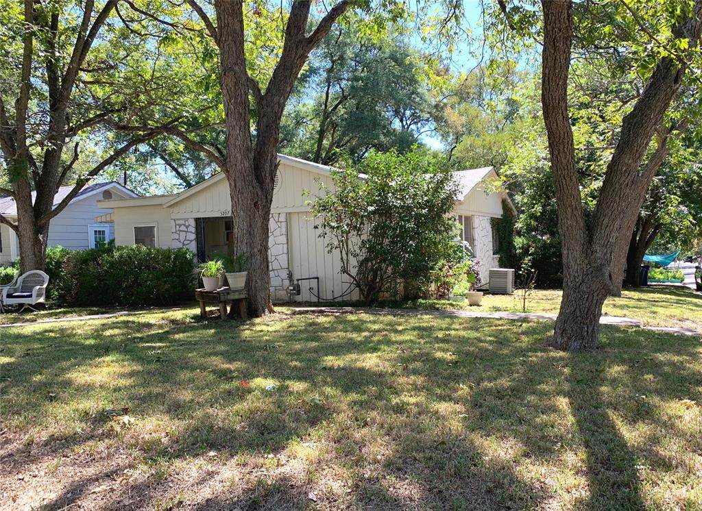 3207 Bridle Path - Photo 1