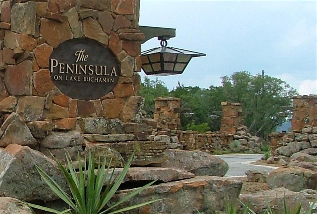 8 Peninsula Dr - Photo 1