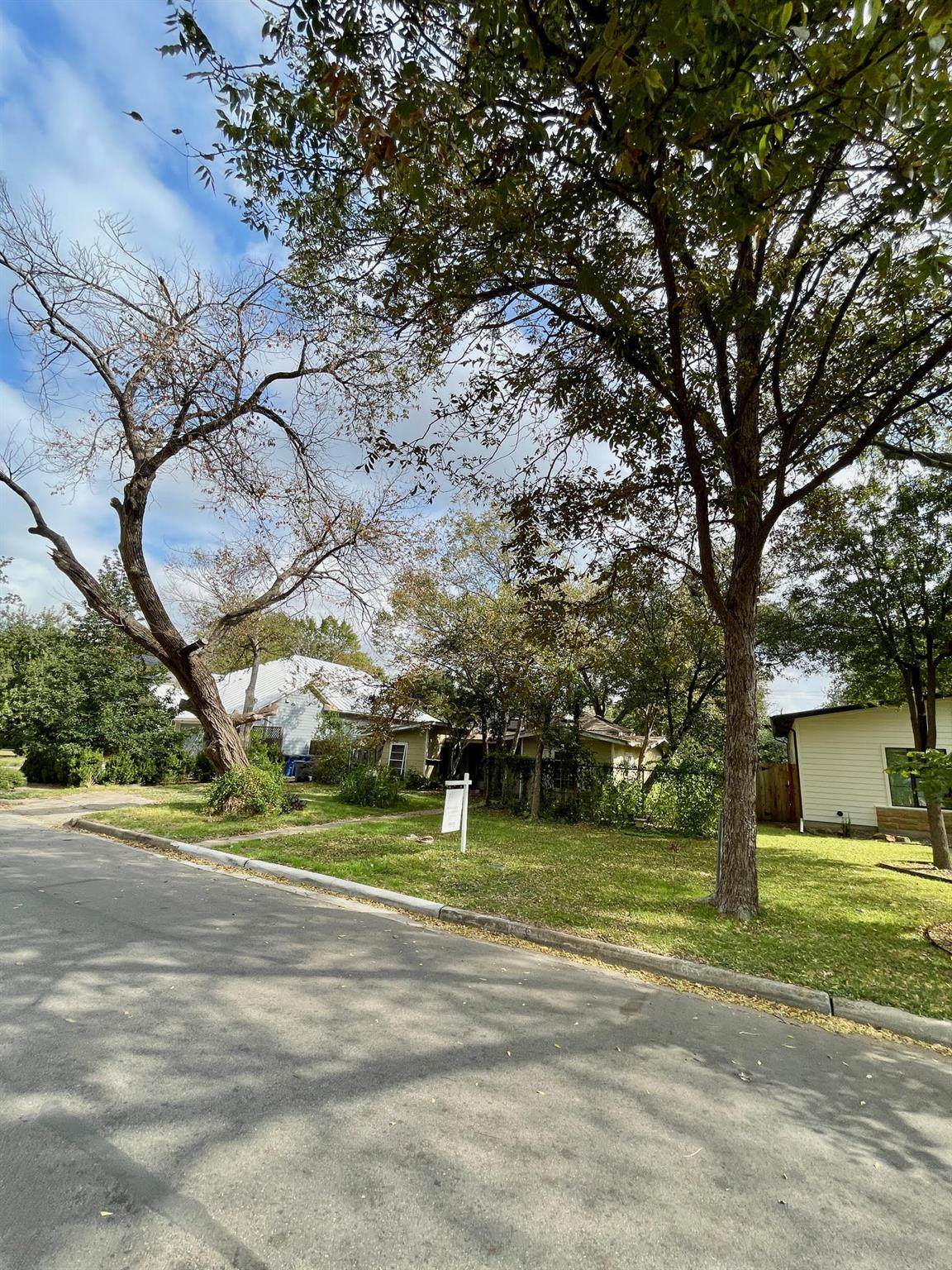 https://bt-photos.global.ssl.fastly.net/austin/orig_boomver_1_1803718-2.jpg