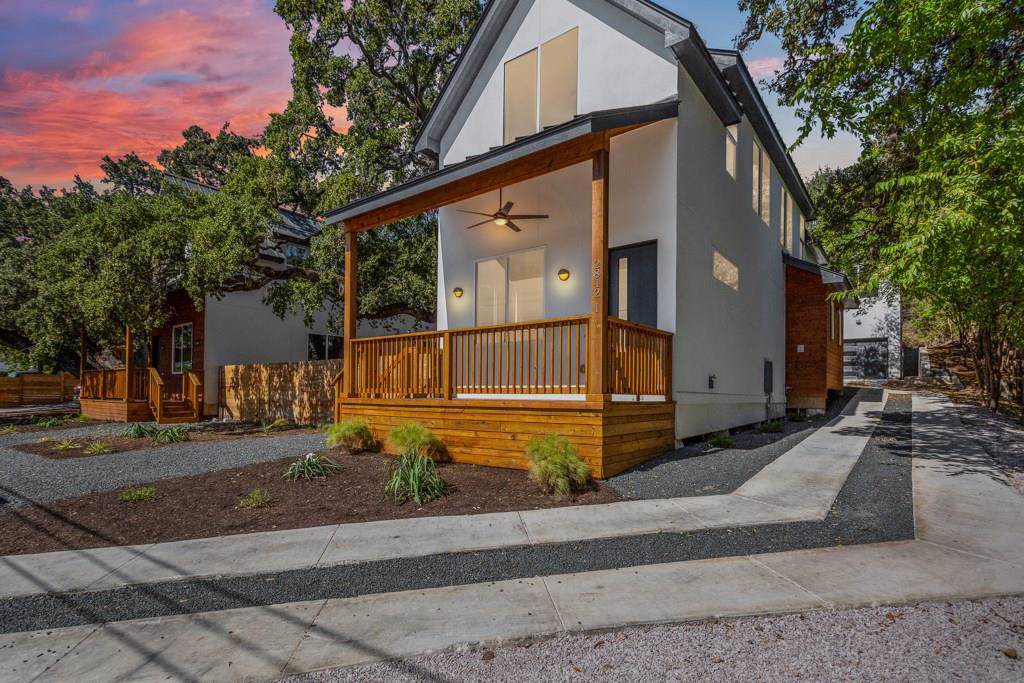2812 Oak Springs Dr - Photo 1