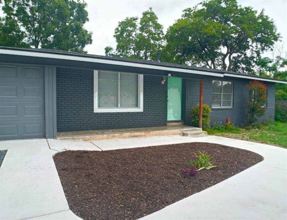 5601 Oak Blvd - Photo 1