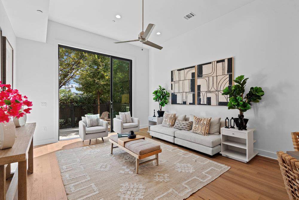 2505 Bluebonnet Ave - Photo 1