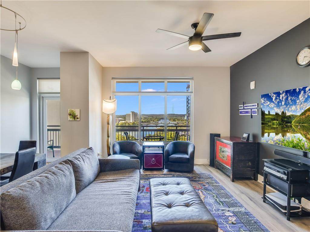 603 Davis St - Photo 1