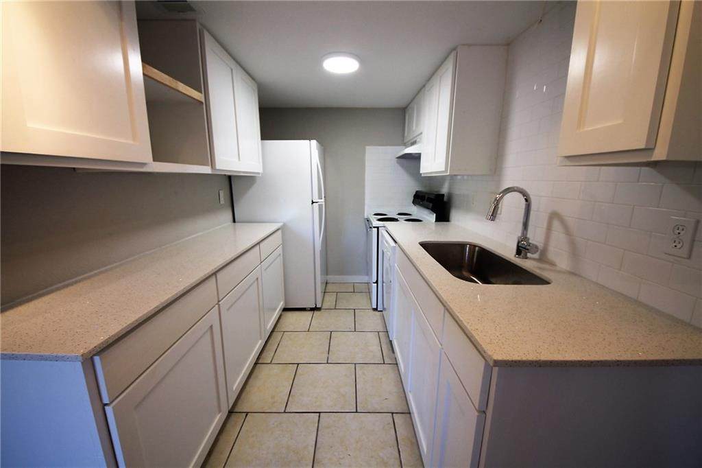 1600 West Ave - Photo 1