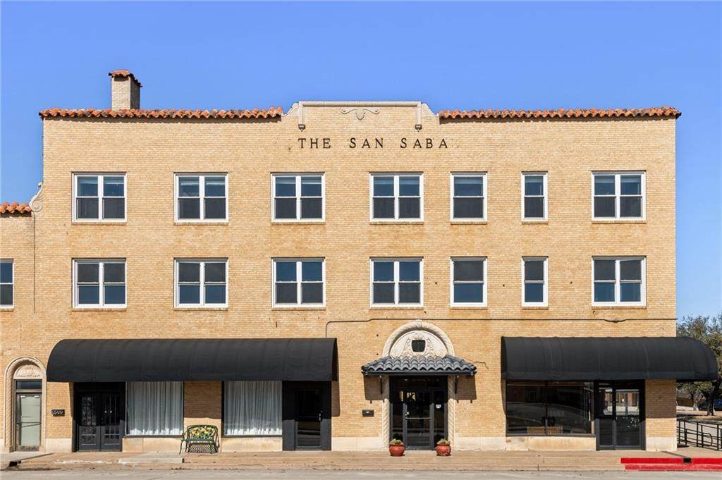 215 Wallace St - Photo 1