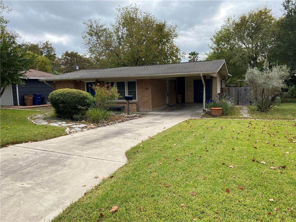 1307 Ridgemont Dr - Photo 1