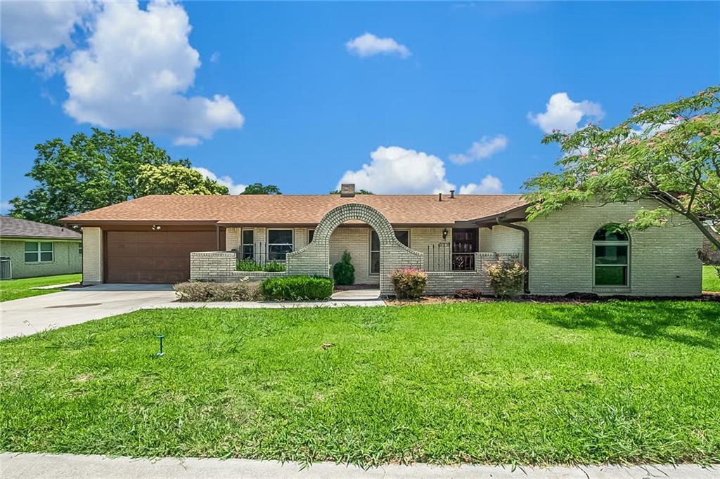 613 Judy Ln - Photo 1