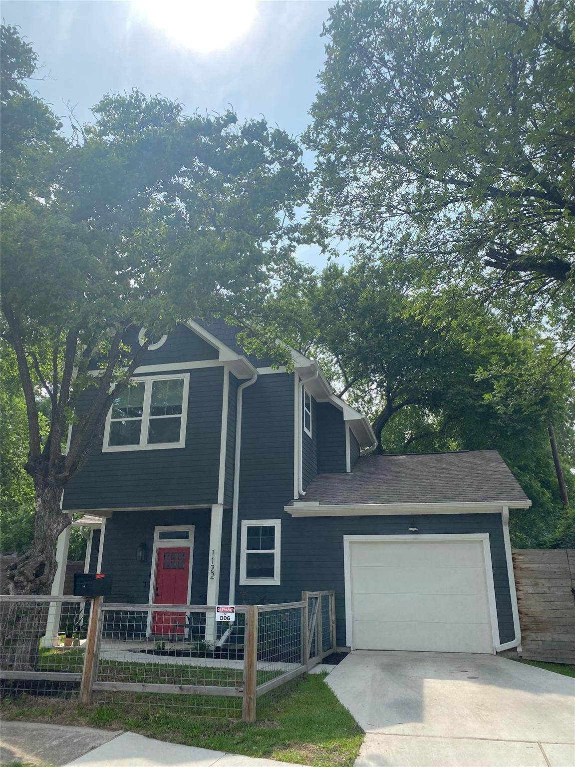 1122 Kirk Ave - Photo 1