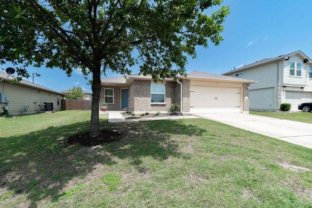 112 Hawkins Ct - Photo 1