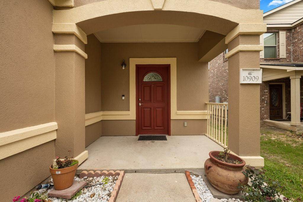 https://bt-photos.global.ssl.fastly.net/austin/orig_boomver_1_2065715-2.jpg