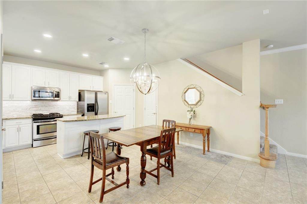 1101 Parmer Ln - Photo 1
