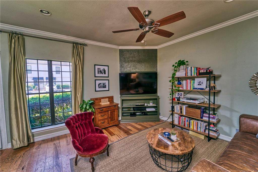 1307 Kinney Ave - Photo 1