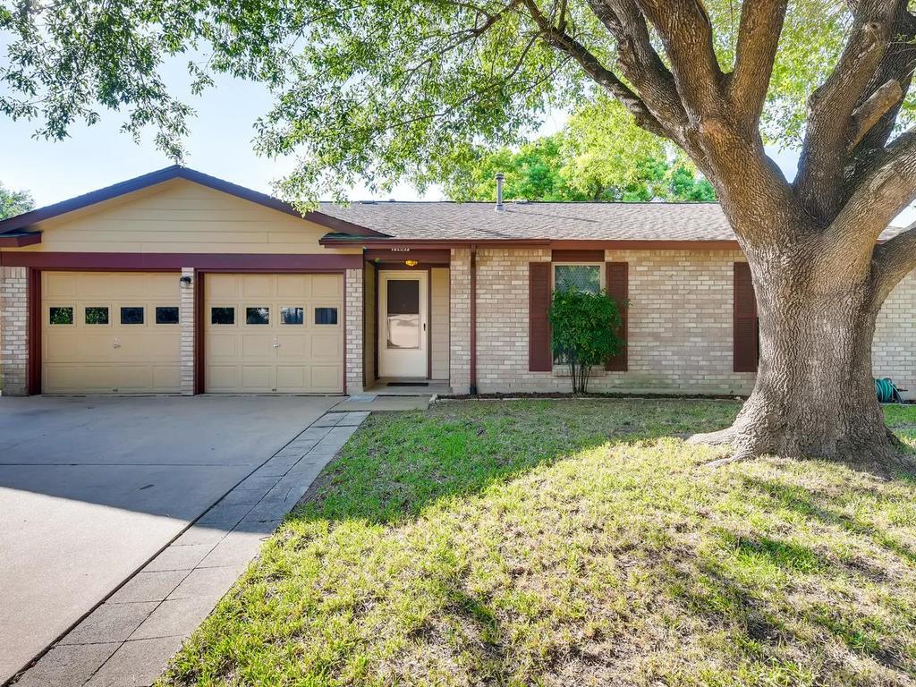 11007 Applewood Dr - Photo 1