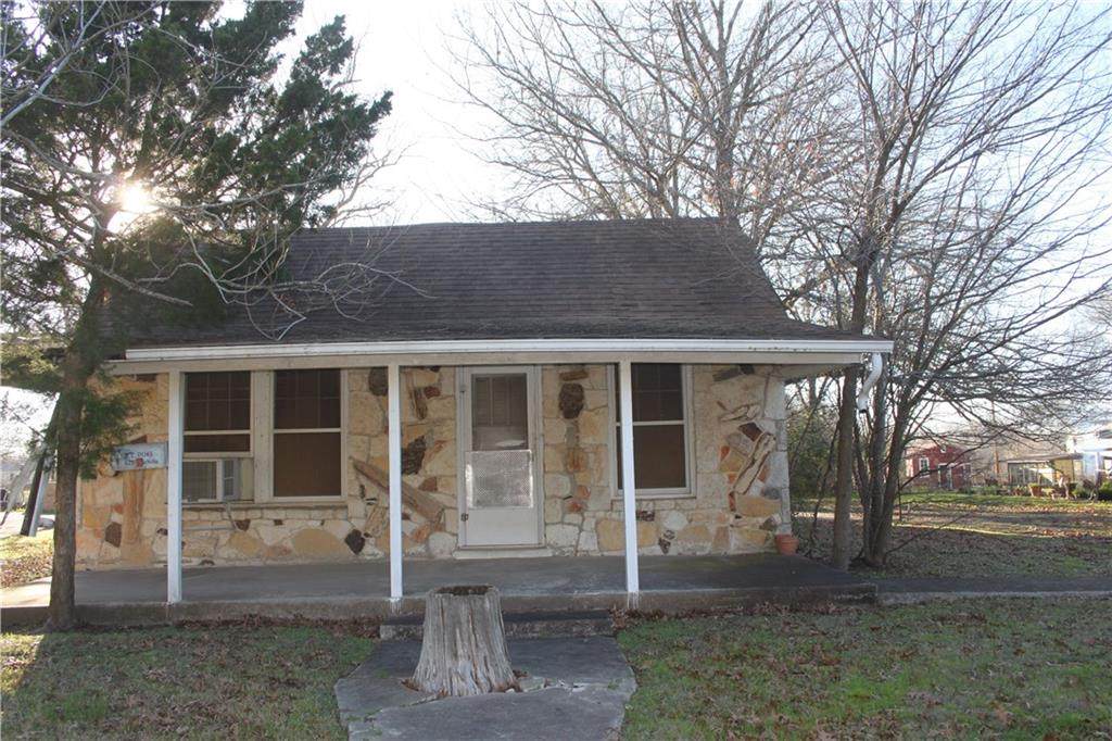 621 Wichita St - Photo 1