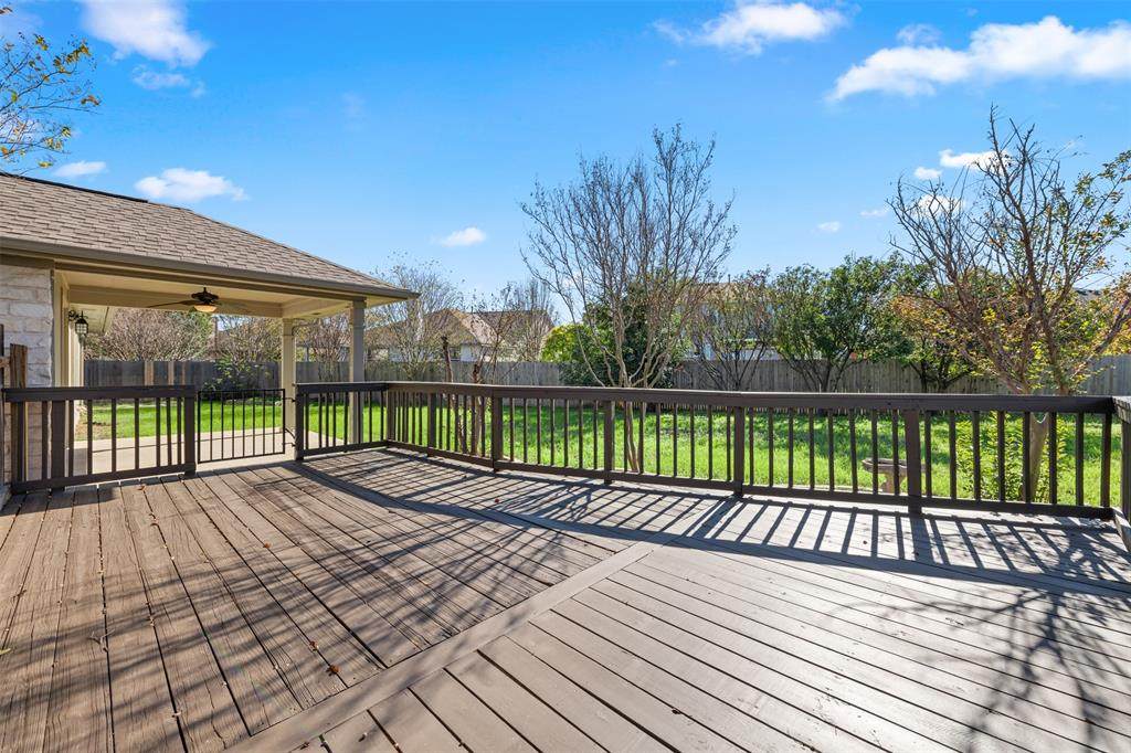 604 Fall Creek Dr - Photo 1