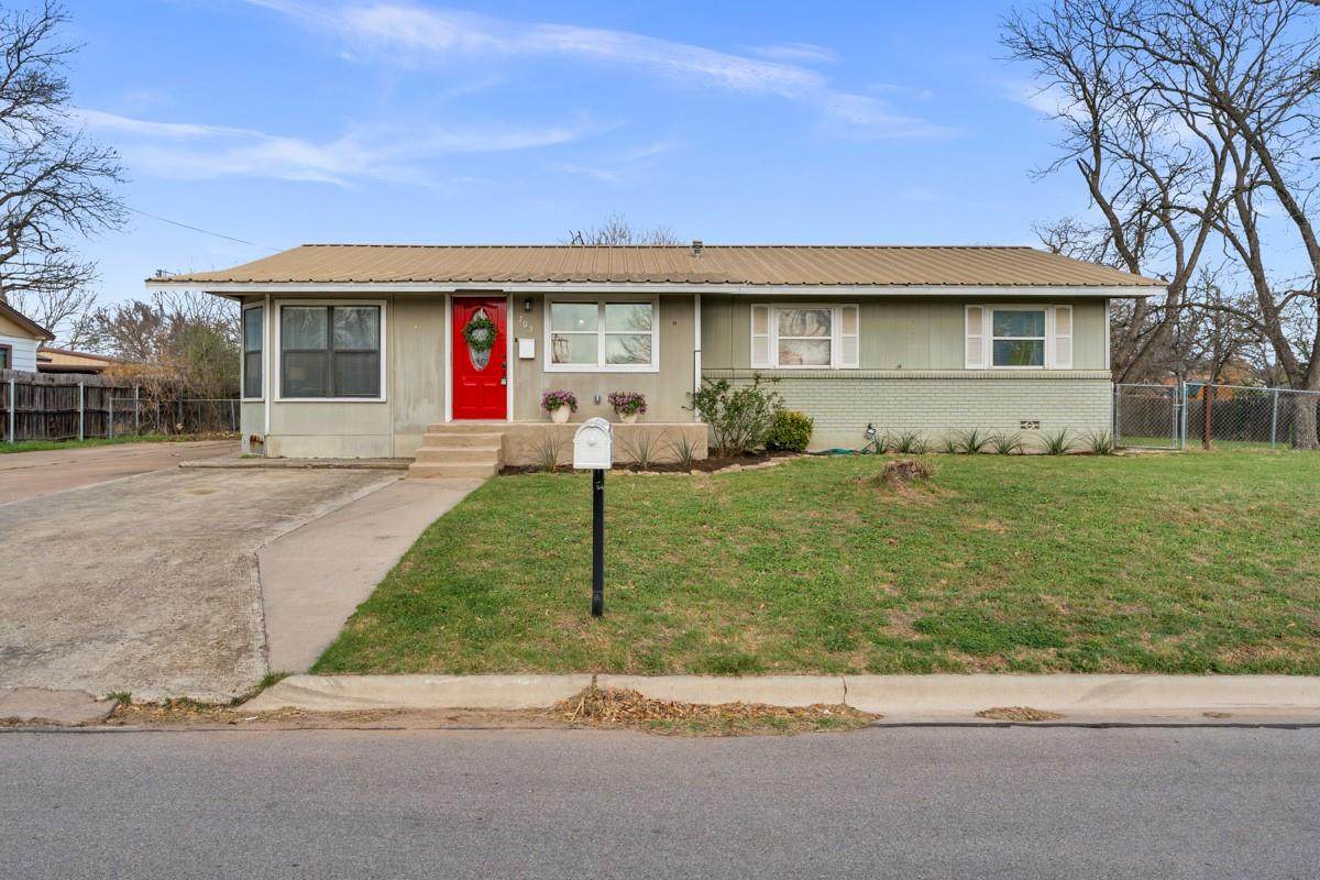 703 Pierce St - Photo 1