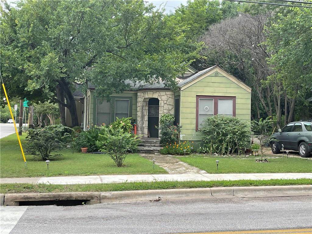 814 45th St - Photo 1