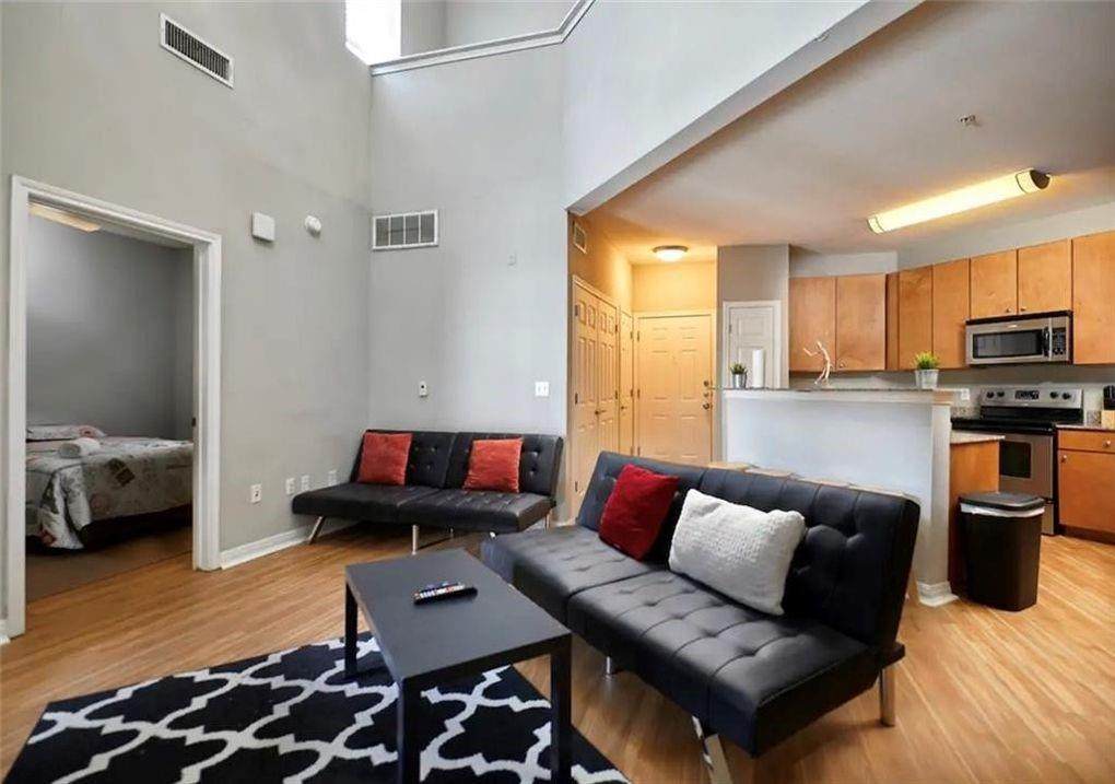 2502 Leon St - Photo 1