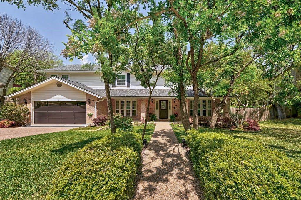 1904 Wychwood Dr - Photo 1