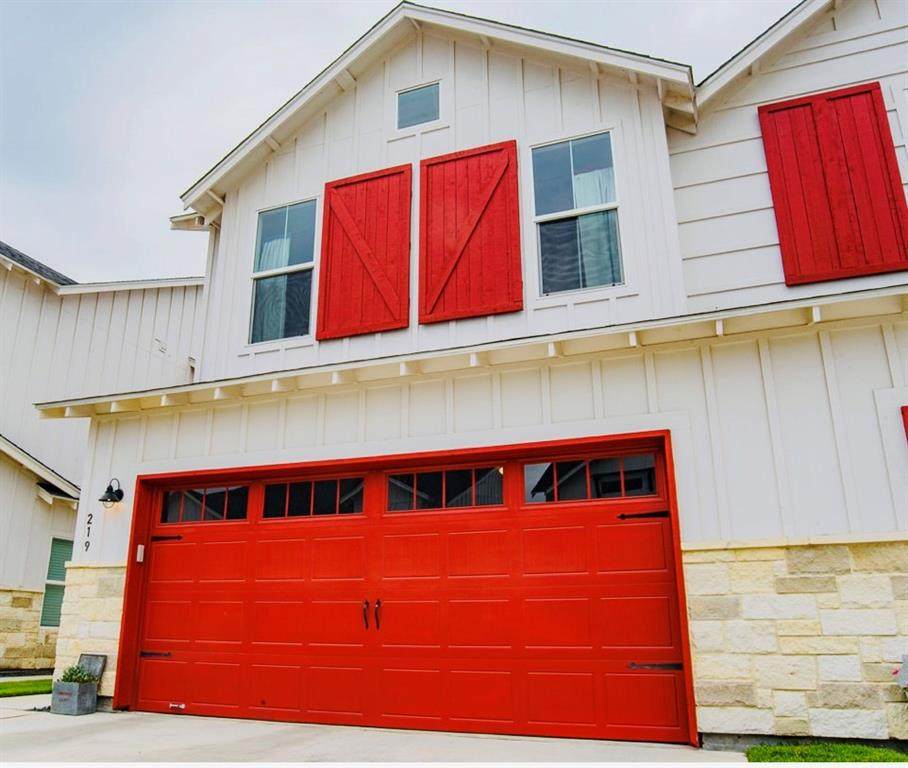 219 Sapphire - Photo 1