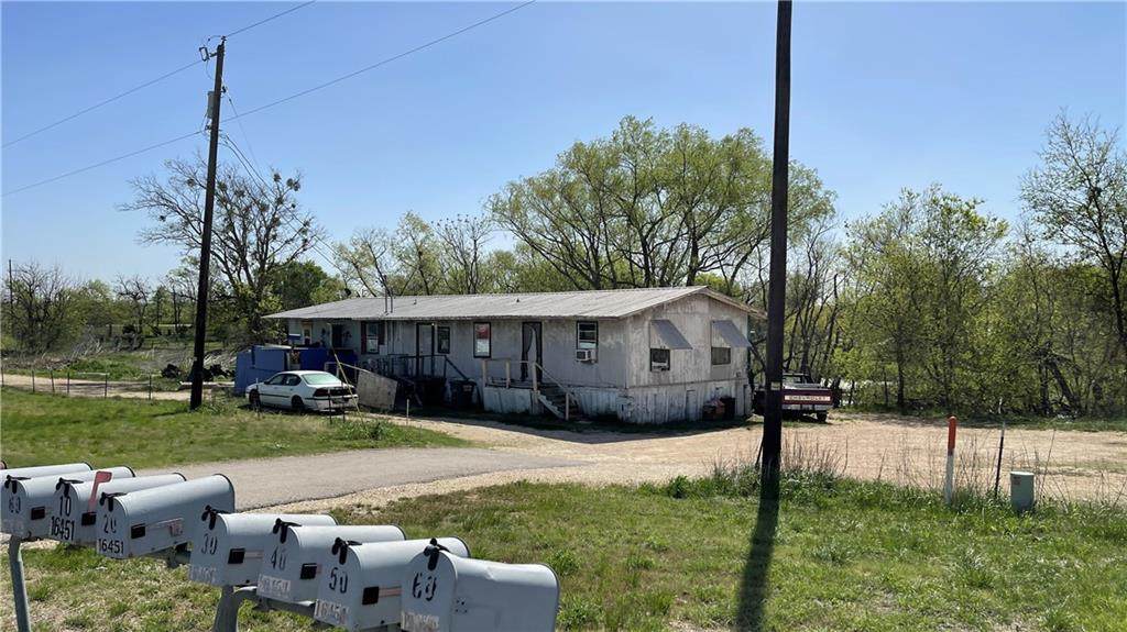 16425 Ih 35 Highway - Photo 1