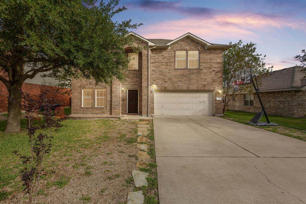 108 Castle Dr - Photo 1